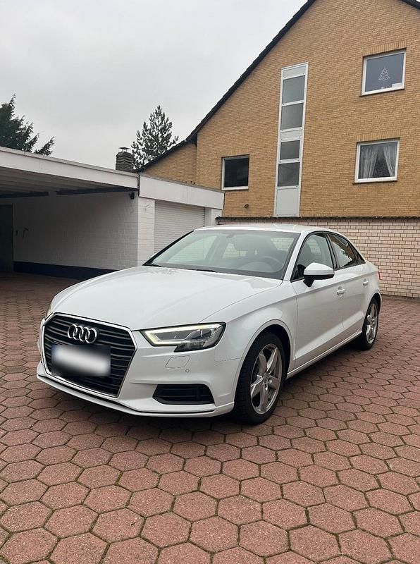Gebraucht Audi A3 Comfort 150 PS (110 kW) 2017 Weiß Limousine