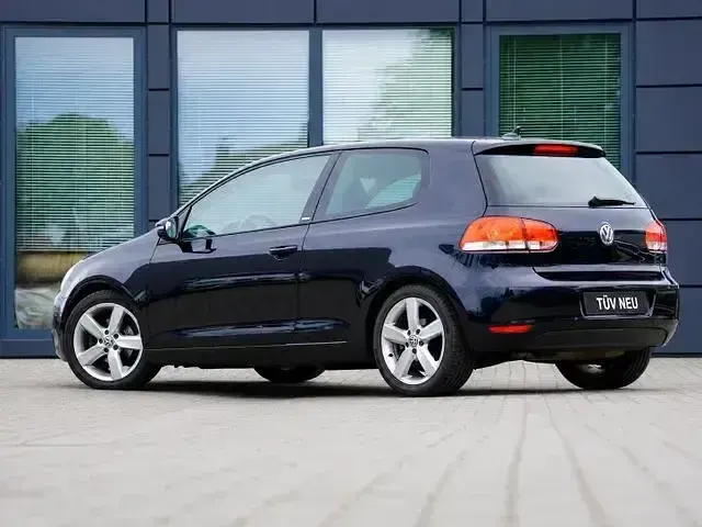 Gebraucht VW Golf VI Style 86 PS (63 kW) 2011 Schwarz Kleinwagen