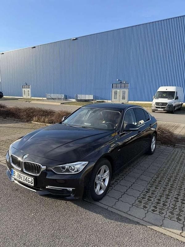 Gebraucht BMW 316 Luxury Line 116 PS (85 kW) 2014 Schwarz Limousine