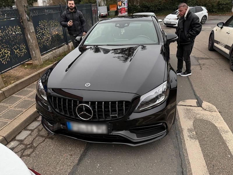 Schwarz Gebraucht 2019 Mercedes C63 AMG AMG Coupé | 58.000 € - Bild 1/4