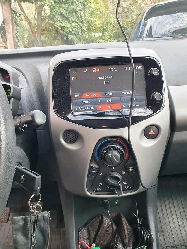 Gebraucht Toyota Aygo 69 PS (50 kW) 2017 Weiß Kleinwagen