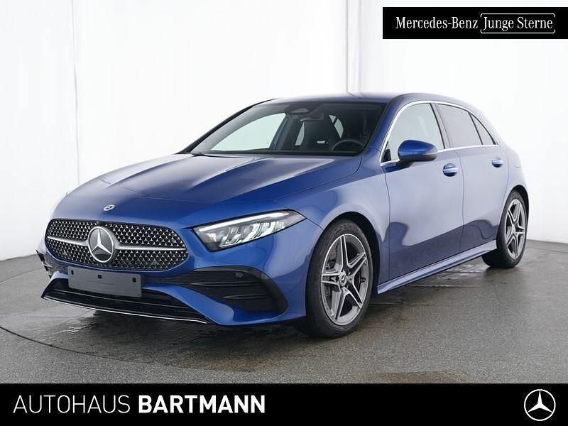 Lack spektralblau Gebraucht 2024 Mercedes A250 AMG Limousine | 36.850 € (Fairer Preis) - Bild 1/4