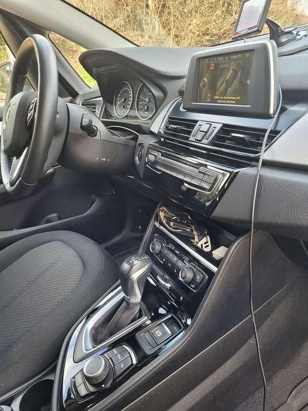 Gebraucht BMW 218 136 PS (100 kW) 2017 Weiß Kombi