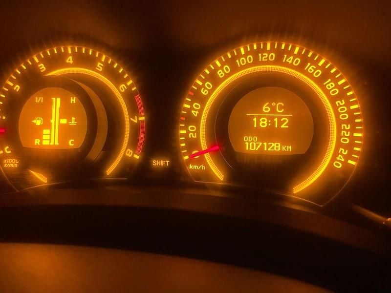 Silber Gebraucht 2008 Toyota Auris Sol Limousine | 5.500 € (Fairer Preis) - Bild 1/4