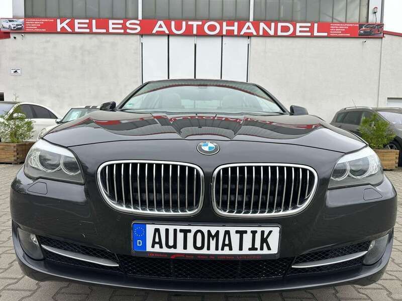 Sophistograu brillanteffekt Gebraucht 2012 BMW 525 Limousine | 9.290 € (Superpreis) - Bild 1/4