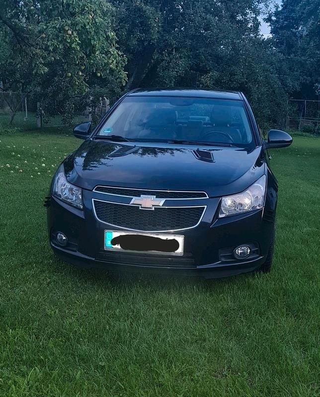 Schwarz Gebraucht 2011 Chevrolet Cruze Limousine | 5.499 € (Fairer Preis) - Bild 1/4