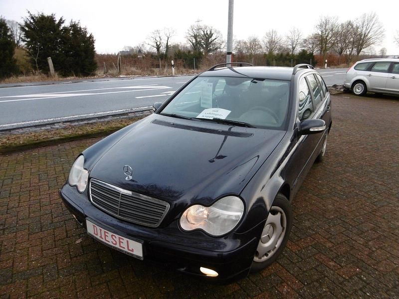 Second-hand Mercedes C200 Classic 122 CP (89 kW) 2004 Albastru Break