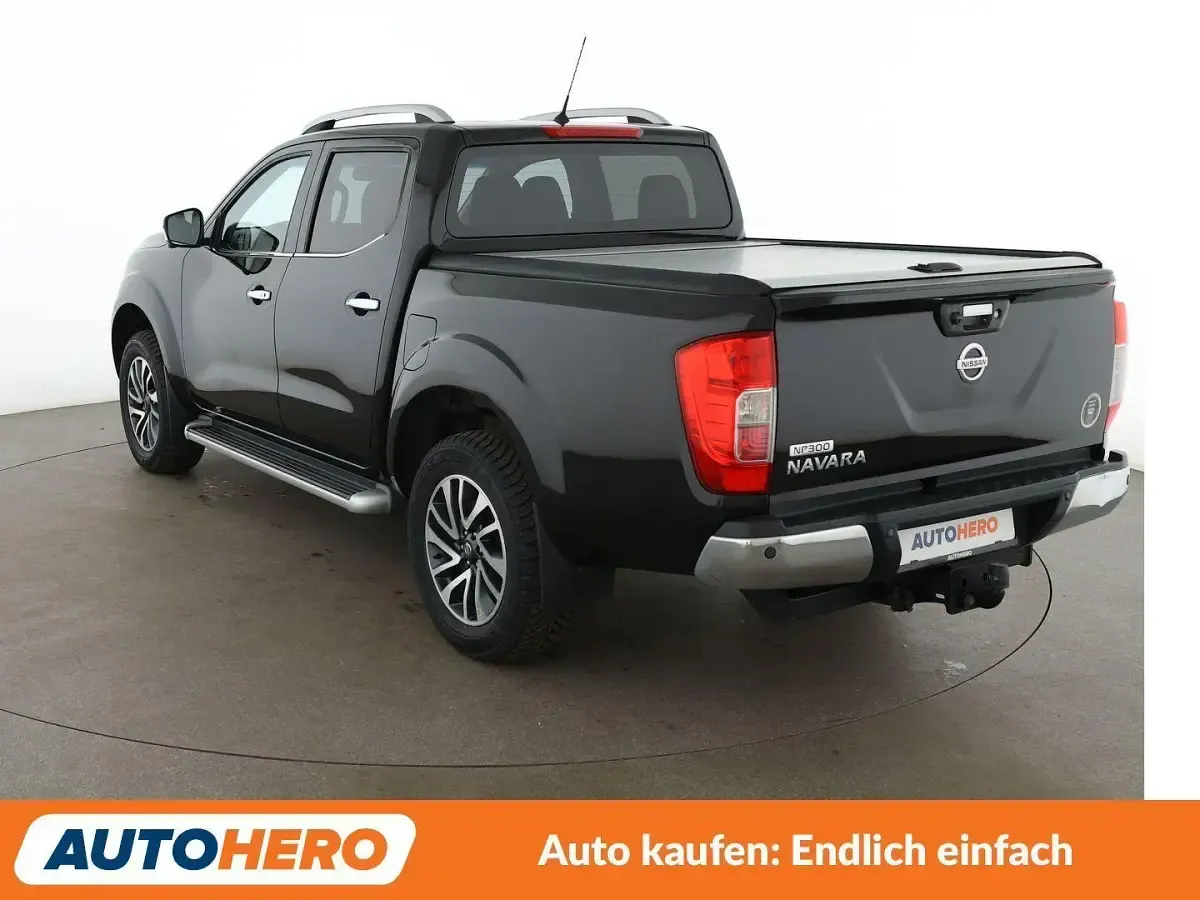 Gebraucht Nissan Navara Tekna 190 PS (139 kW) 2016 Schwarz Pickup