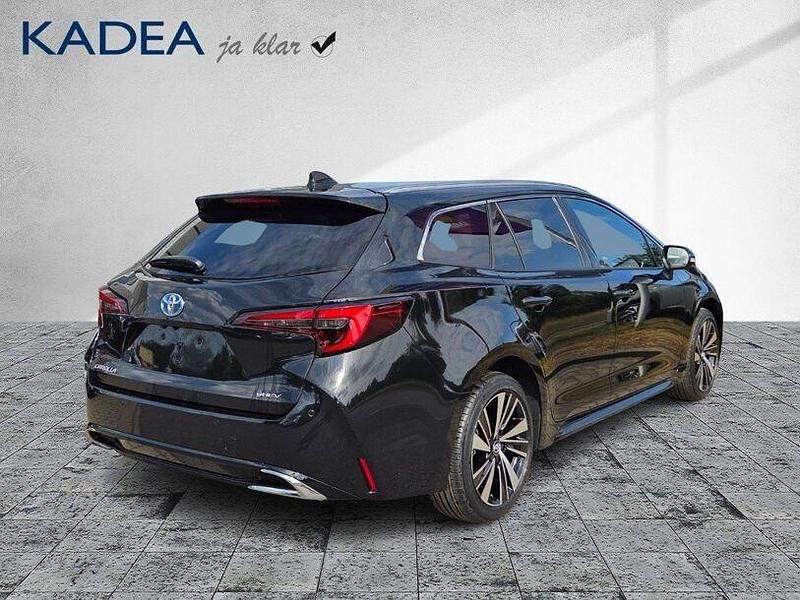 Neu Toyota Corolla 196 PS (144 kW) 2025 Black mica / ink Kombi
