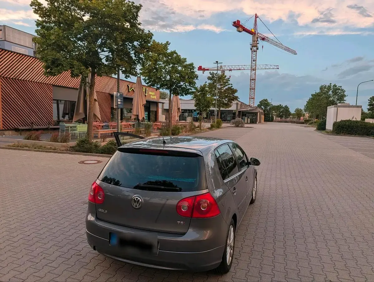 Gebraucht VW Golf V 140 PS (102 kW) 2008 Grau Kombi