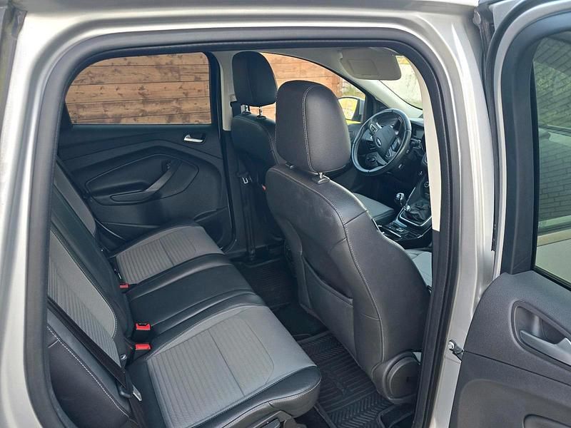 Usata Ford Kuga Titanium 150 CV (110 kW) 2017 Argento SUV