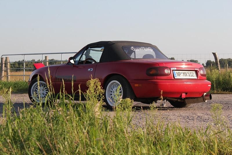Rot Gebraucht 1991 Mazda MX5 Cabrio | 8.000 € - Bild 1/4