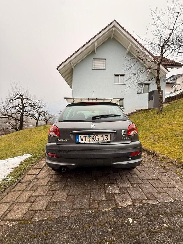 Gebraucht Peugeot 206 73 PS (53 kW) 2011 Grau Limousine