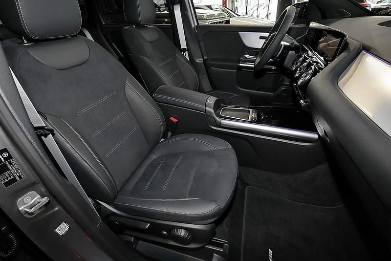 Gebraucht Mercedes GLA200 AMG 163 PS (119 kW) 2026 Metalliclack mountaingrau SUV