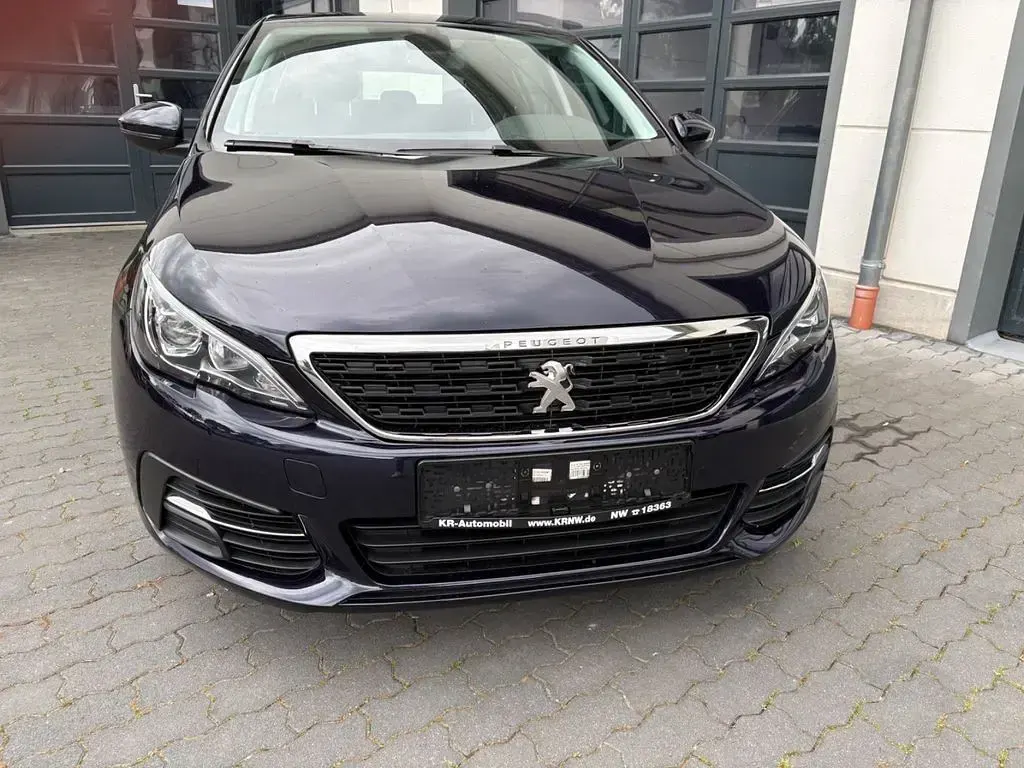 Gebraucht Peugeot 308 Active 131 PS (96 kW) 2019 Blau Limousine