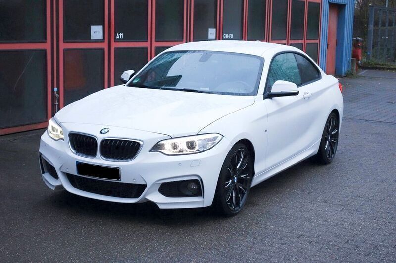 Weiß Gebraucht 2014 BMW 220 M Sport Coupé | 18.995 € - Bild 1/4