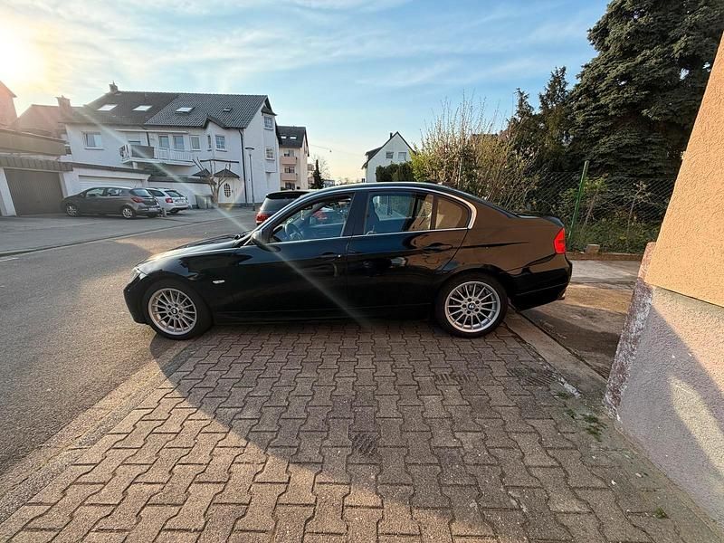 Gebraucht BMW 330 231 PS (169 kW) 2008 Schwarz Limousine