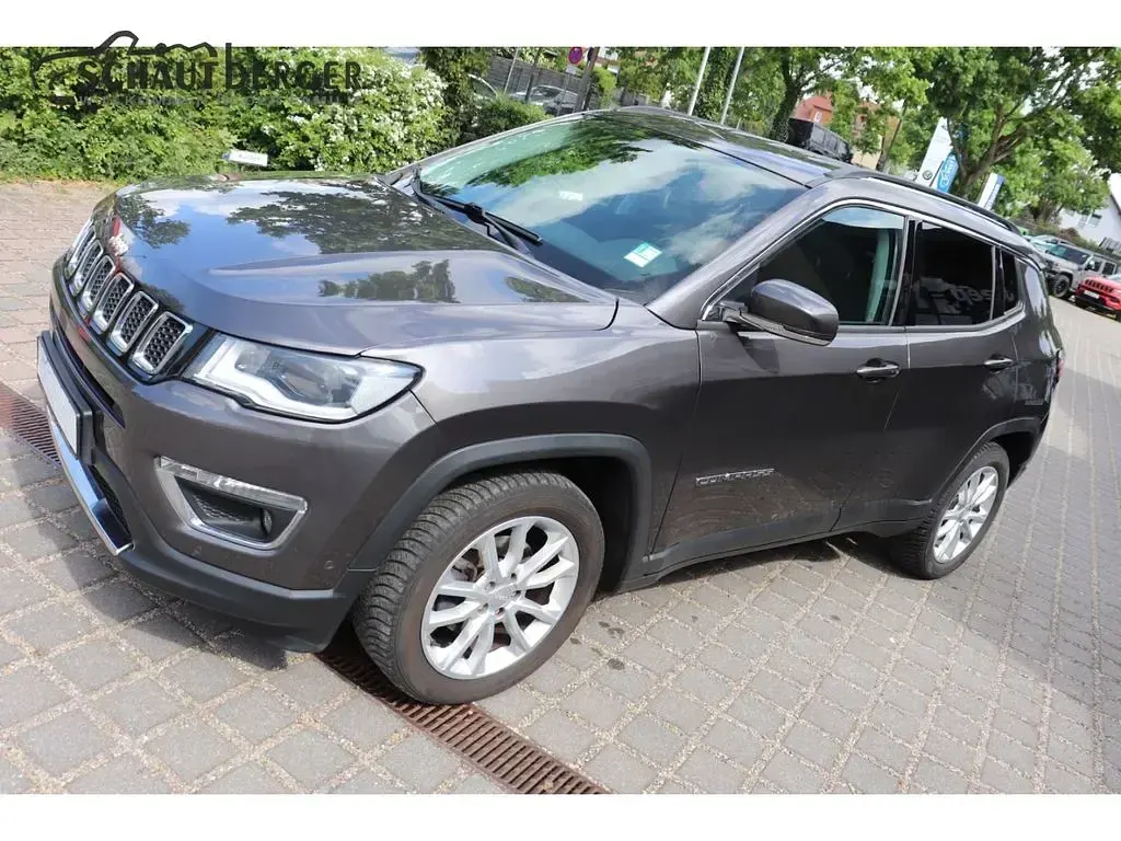 Gebraucht Jeep Compass Limited 150 PS (110 kW) 2021 Grau SUV