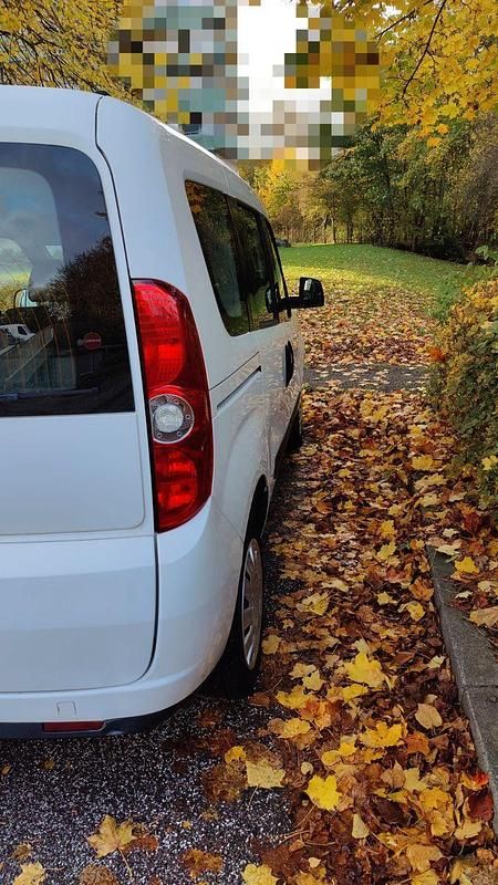 Usata Opel Combo Edition 95 CV (69 kW) 2013 Bianco Monovolume