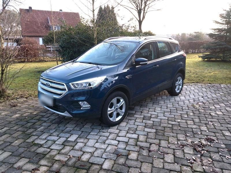 Gebraucht Ford Kuga 150 PS (110 kW) 2017 Blau SUV