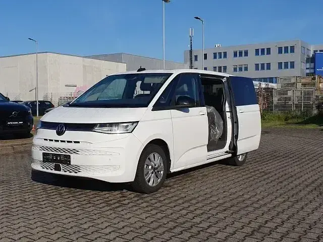 Używany VW Multivan Life 150 KM (110 kW) 2022 Biały Minivan