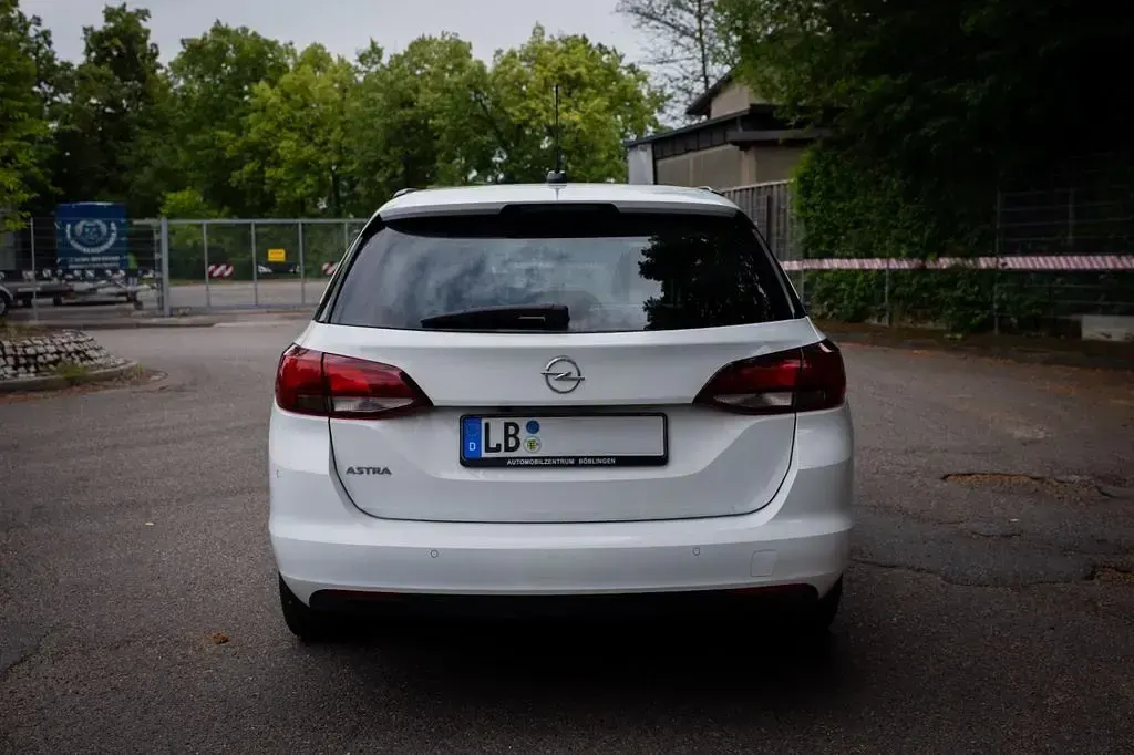 Gebraucht Opel Astra Edition 105 PS (77 kW) 2020 Weiß Kombi