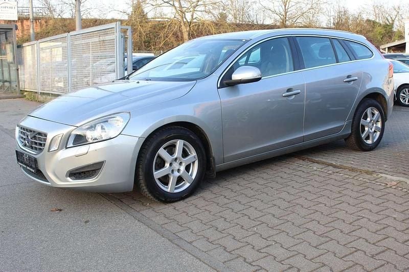Gebraucht Volvo V60 Ocean Race 114 PS (83 kW) 2012 Electric silver / metallic Kombi