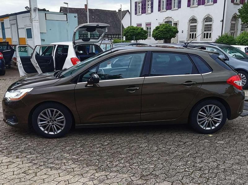 Gebraucht Citroën C4 Business Class 111 PS (81 kW) 2011 Lackierung hickory braun/metal Kleinwagen