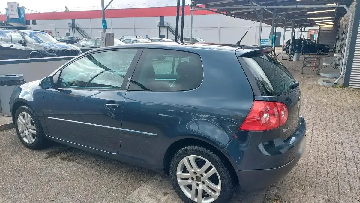Gebraucht VW Golf VI 80 PS (58 kW) 2008 Blau Kleinwagen
