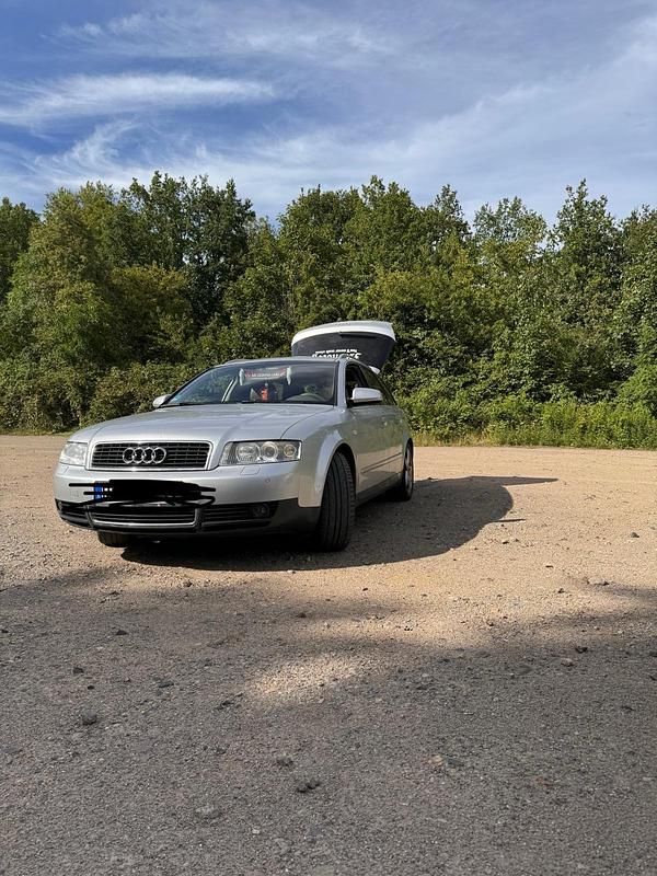 Silber Gebraucht 2001 Audi A4 Kombi | 1.000 € (Superpreis) - Bild 1/2
