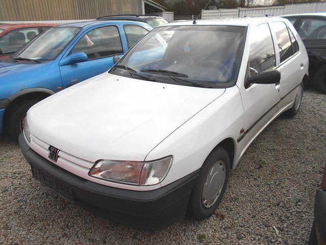 Gebraucht Peugeot 306 75 PS (55 kW) 1995 Weiß Limousine