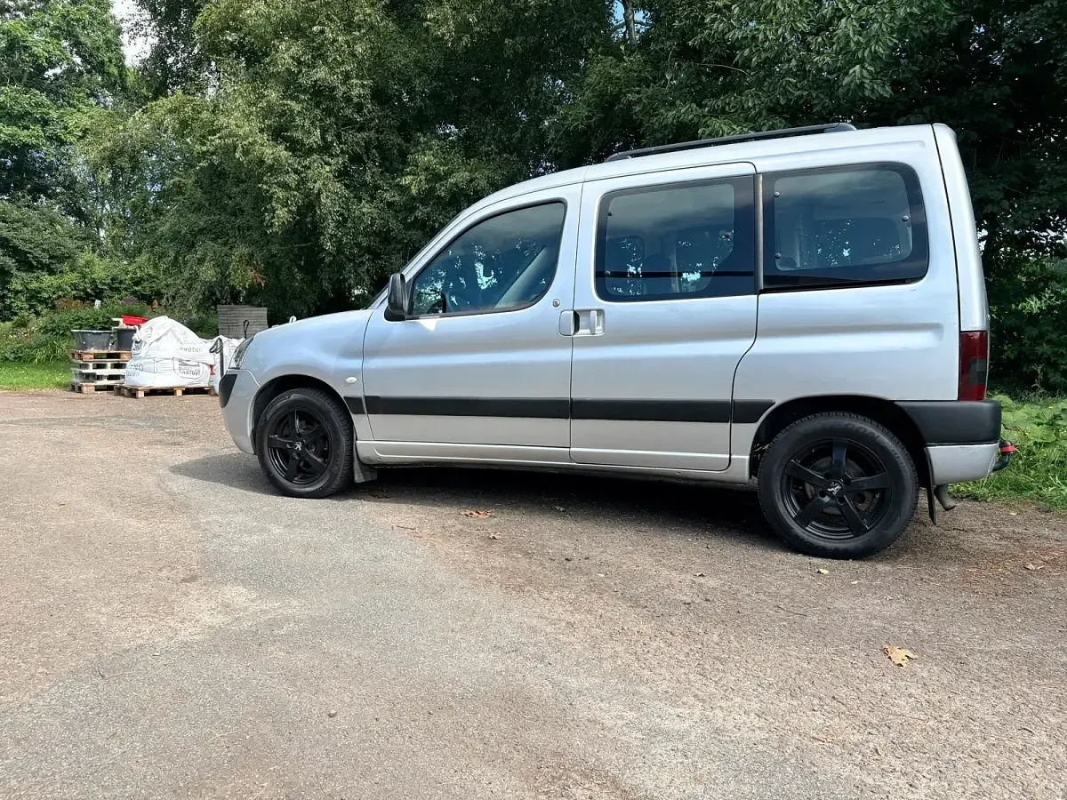 Gebraucht Peugeot Partner 108 PS (79 kW) 2005 Silber Van / Kleinbus