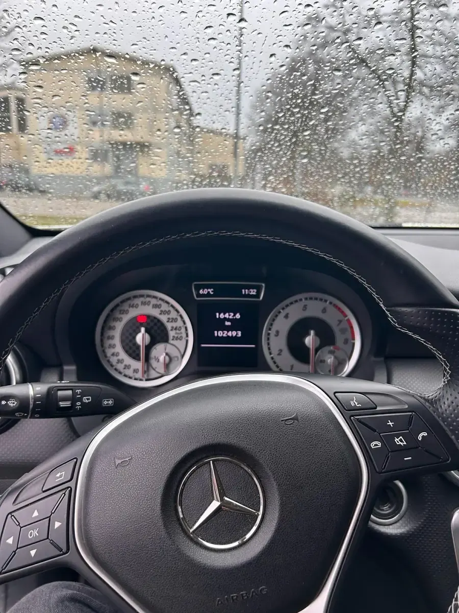 Gebraucht Mercedes A180 122 PS (89 kW) 2013 Kleinwagen