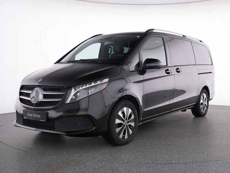 Schwarz Gebraucht 2024 Mercedes V300 Van / Kleinbus | 72.685 € (Superpreis) - Bild 1/4