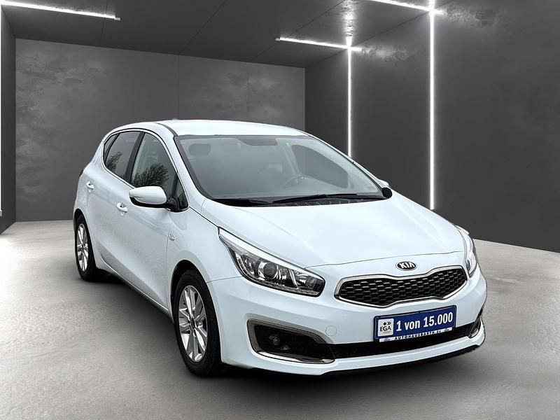 Gebraucht Kia Ceed DREAM-TEAM Edition 135 PS (99 kW) 2017 Weiß Kleinwagen