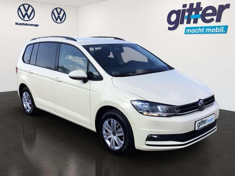 Neu VW Touran Edition 150 PS (110 kW) 2026 Hellelfenbein Van / Kleinbus