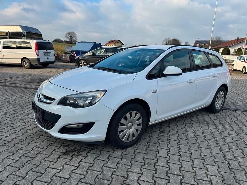Weiß Gebraucht 2016 Opel Astra Kombi | 3.850 € (Superpreis) - Bild 1/4