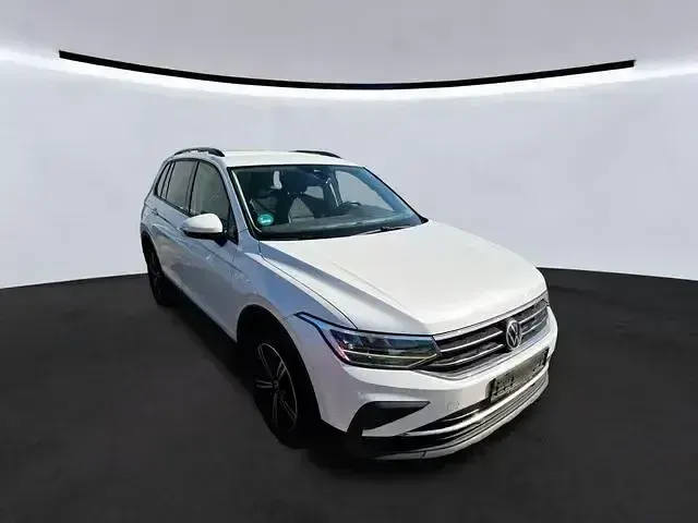 Gebraucht VW Tiguan Life 150 PS (110 kW) 2022 Weiß SUV