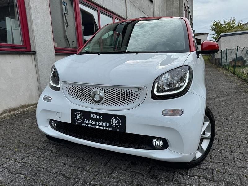 Weiß Gebraucht 2017 Smart ForTwo Cabrio Passion Cabrio | 12.800 € (Guter Preis) - Bild 1/4