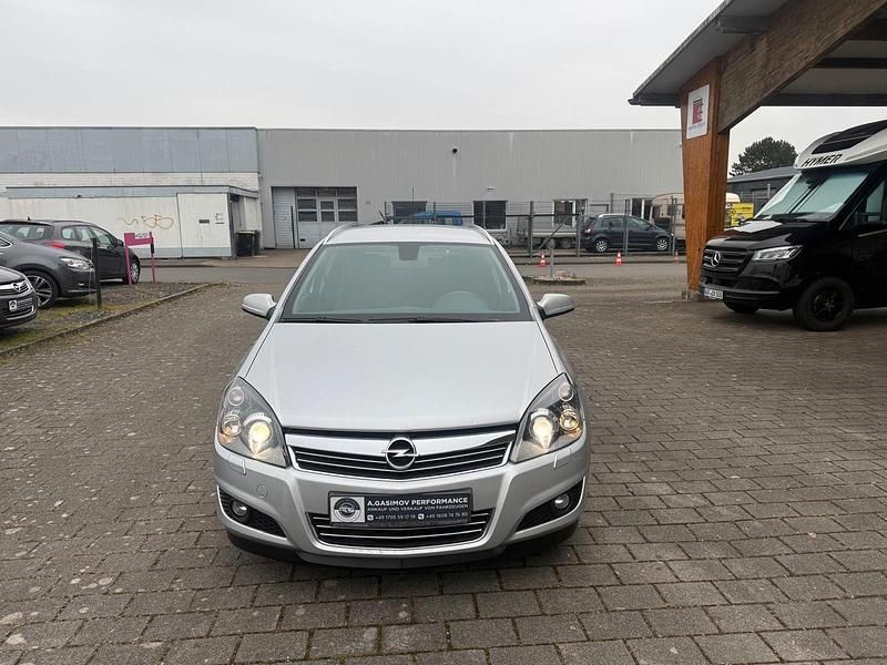Gebraucht Opel Astra Innovation 116 PS (85 kW) 2009 Silber Kombi