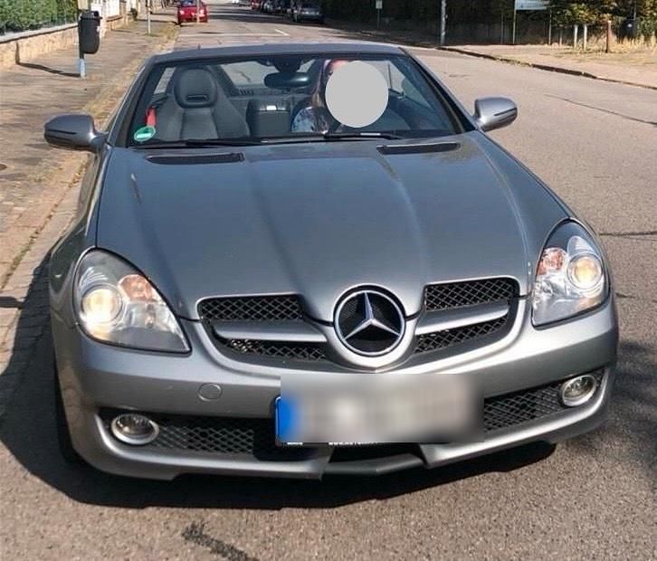 Silber Gebraucht 2009 Mercedes SLK200 AMG Cabrio | 10.500 € (Etwas zu teuer) - Bild 1/1