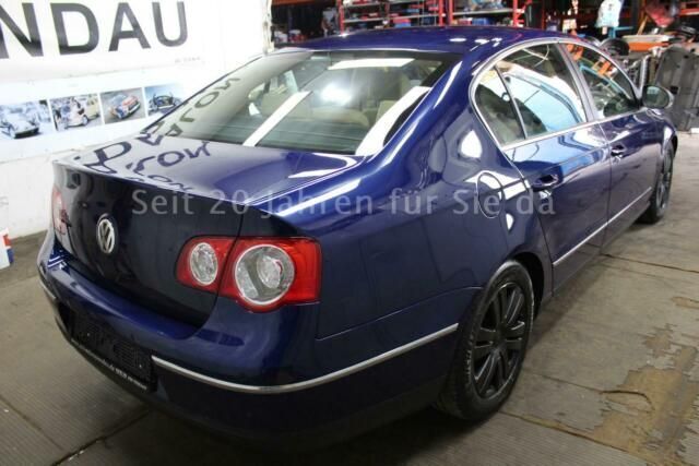 Gebraucht VW Passat Highline 150 PS (110 kW) 2005 Blau metallic Limousine