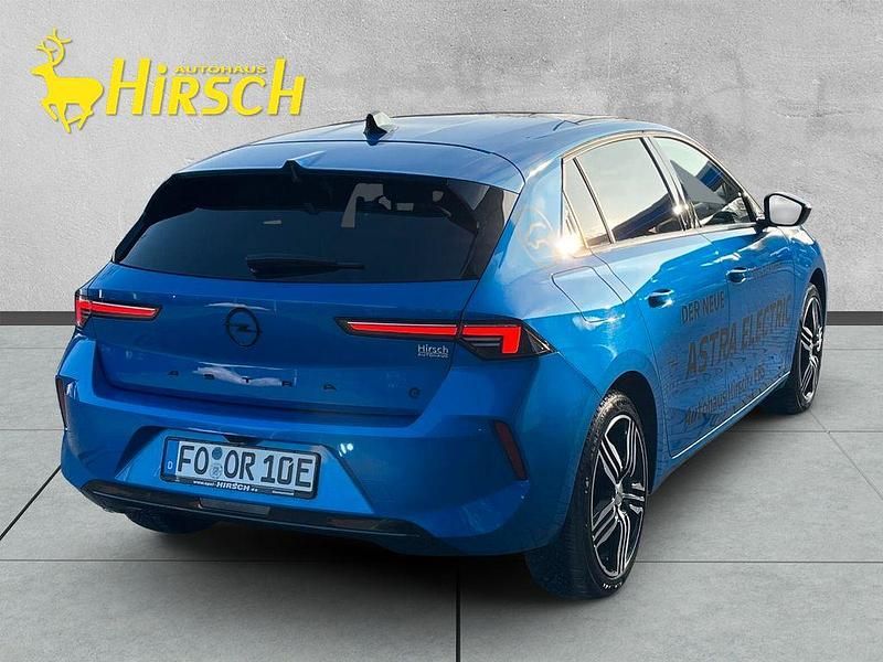 Gebraucht Opel Astra Ultimate 114 kW (156 PS) 2023 Kobalt blau metallic Kleinwagen