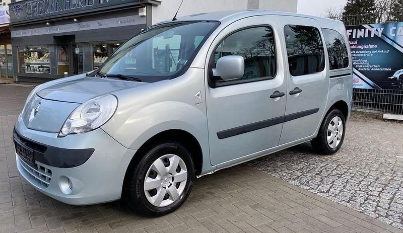 Gebraucht Renault Kangoo Expression 106 PS (77 kW) 2009 Silber Van / Kleinbus