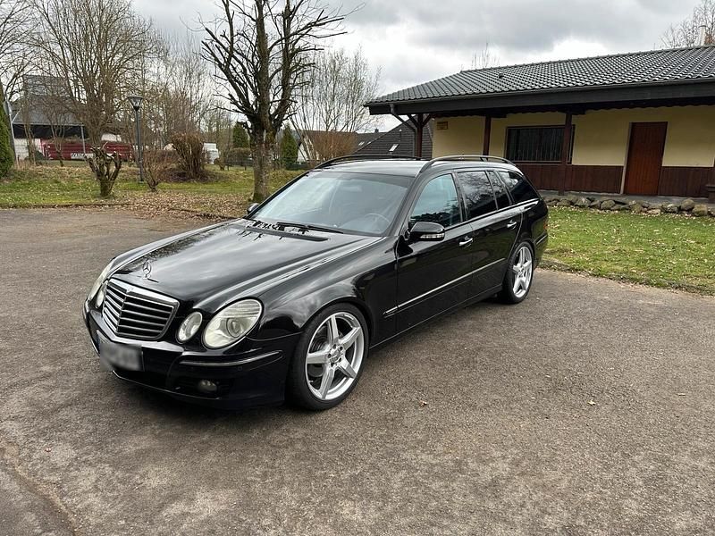 Gebraucht Mercedes E320 Avantgarde 224 PS (164 kW) 2007 Schwarz Kombi