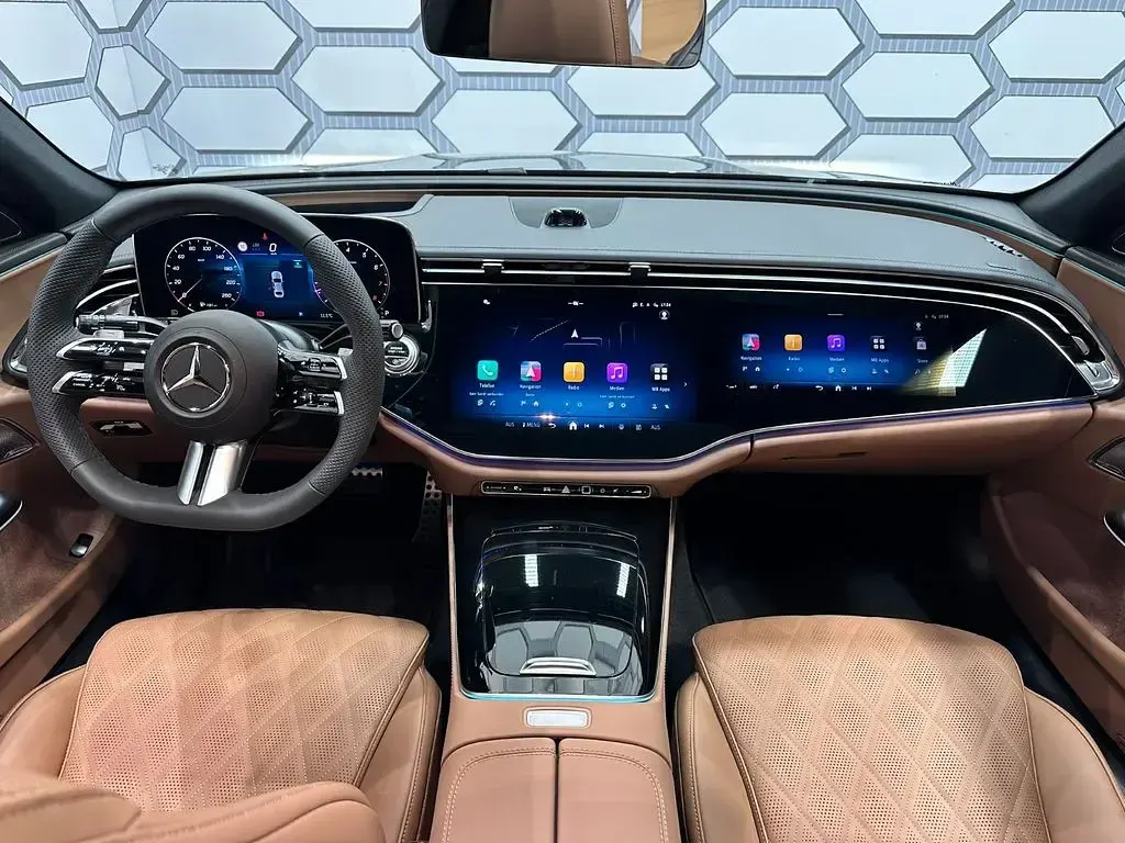 Gebraucht Mercedes E200 Premium 227 PS (166 kW) 2024 Schwarz Limousine