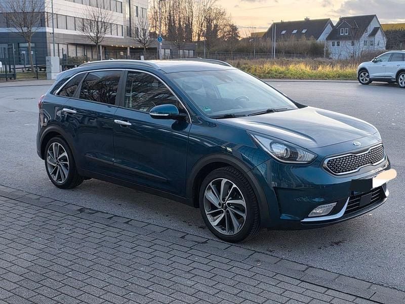Gebraucht Kia Niro Spirit 141 PS (103 kW) 2017 Blau SUV