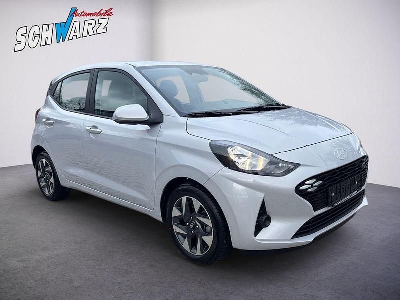 Gebraucht Hyundai i10 Trend 79 PS (58 kW) 2024 Grau Kleinwagen