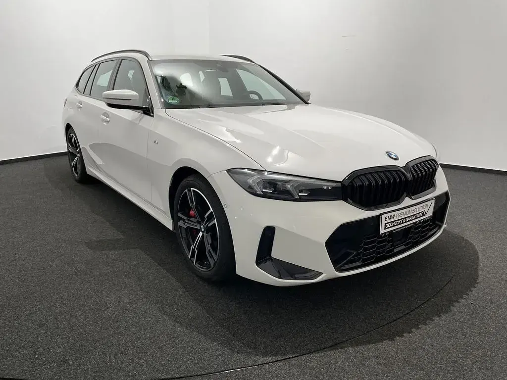 Gebraucht BMW 320 M Sport 190 PS (139 kW) 2023 Weiß Kombi