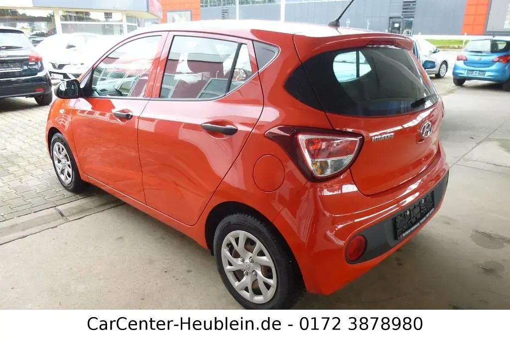 Gebraucht Hyundai i10 Classic 67 PS (49 kW) 2019 Rot Kleinwagen